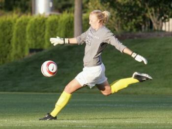 Oregon Ducks soccer player