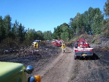 Jefferson Oregon firefighters at brush fire 7-19-09