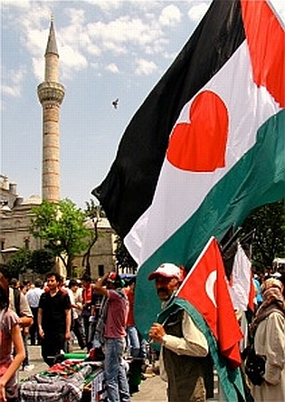 Palestinian flag outside funeral ceremony for Turkish activist contradicts Netanyahu's claim that 