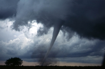 kansas tornado photo