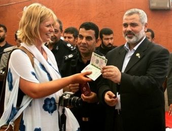 Lauren Booth receives Palestinian Passport from Prime Minister Ismall Hanlya